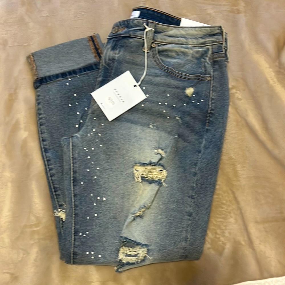 KanCan Distressed Jeans